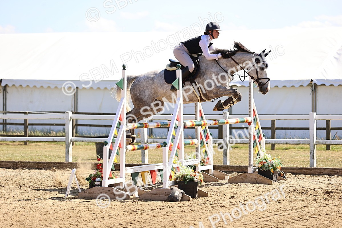SBM_015327 - Class 16 - Senior foxhunter - 1.20m Open