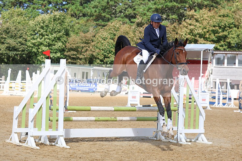 3E7A9376 - Class 9: Senior British Novice/90cm open