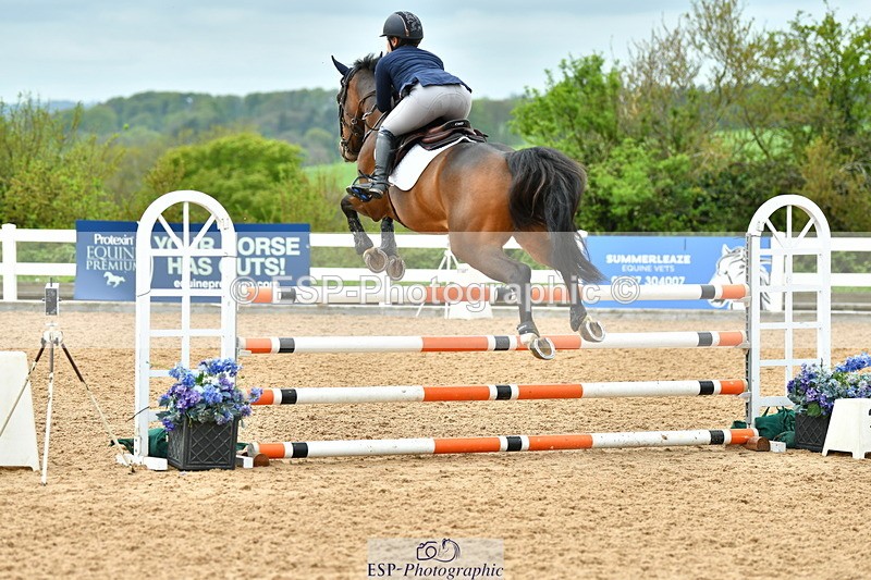 230507A-132814-08134 - Cls 43 1.05m Amateur Quali