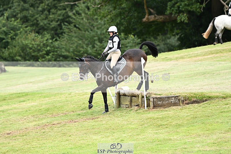 240825X-172300-37502 - 80cm XC 16.30 to 17.30