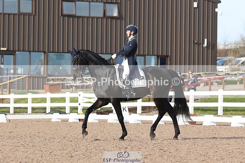 250404-174131-08094 - 069-India.Hamilton-Burnet-Kissingdale