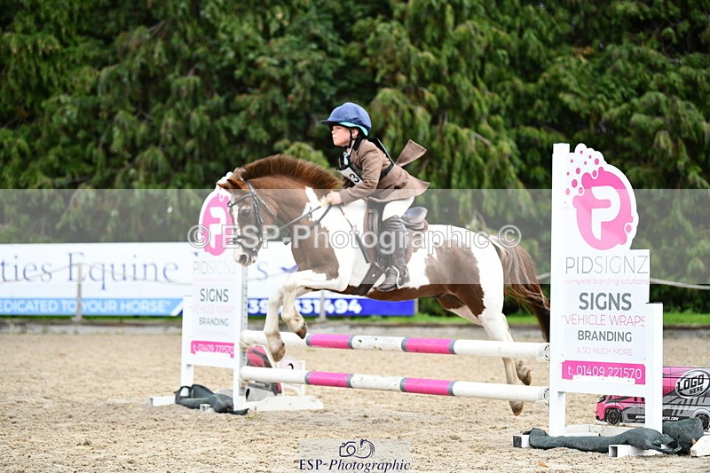 251004A-125457-01042 - Classes 6 & 7 60cm