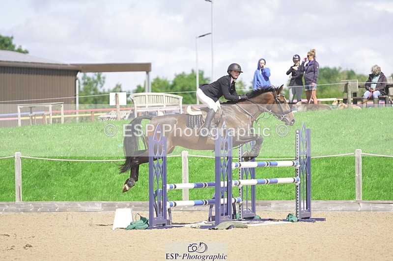 230806A-112058-01565 - Cls 13 Snr Newcomers & 1.10m Open