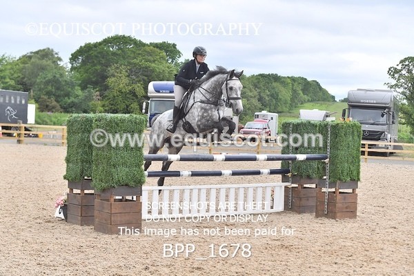 BPP_1678 - FRI CLASS 4 Senior Newcomers/ 1.10m Open