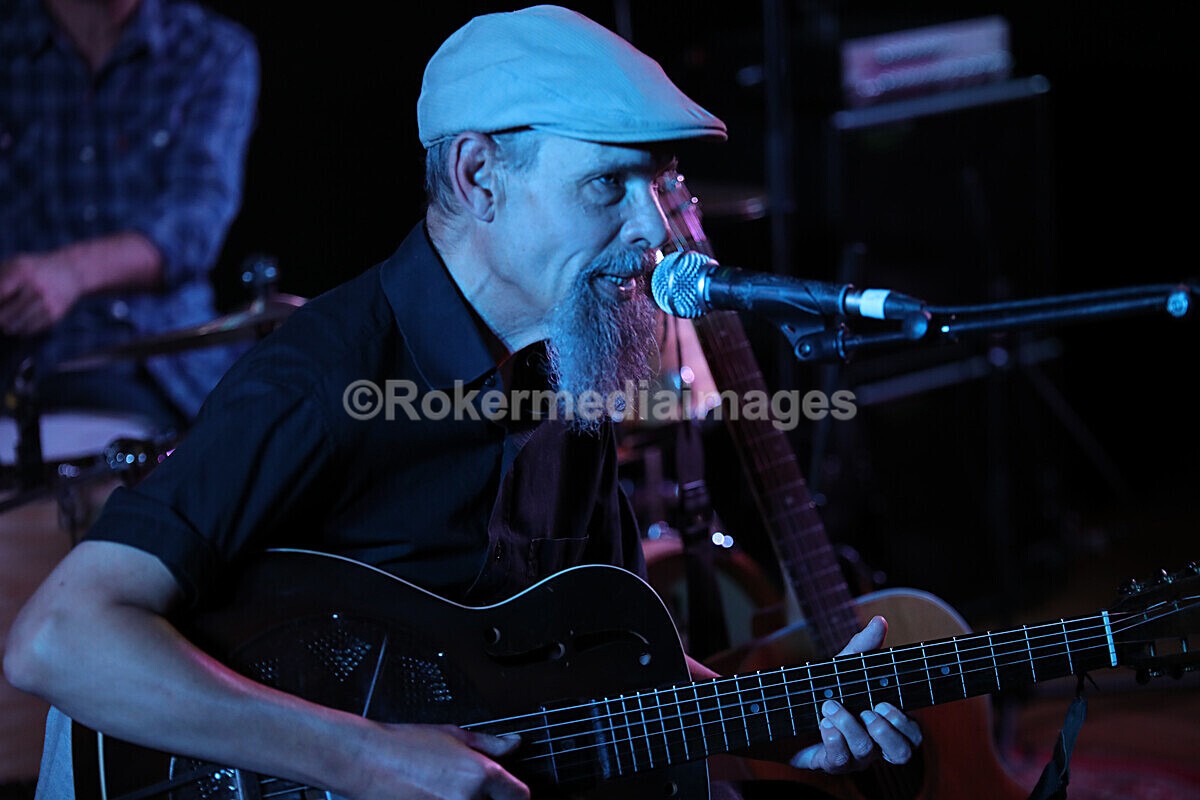 FOLK N BLUES-562 - FOLK and BLUES SEPT 2022