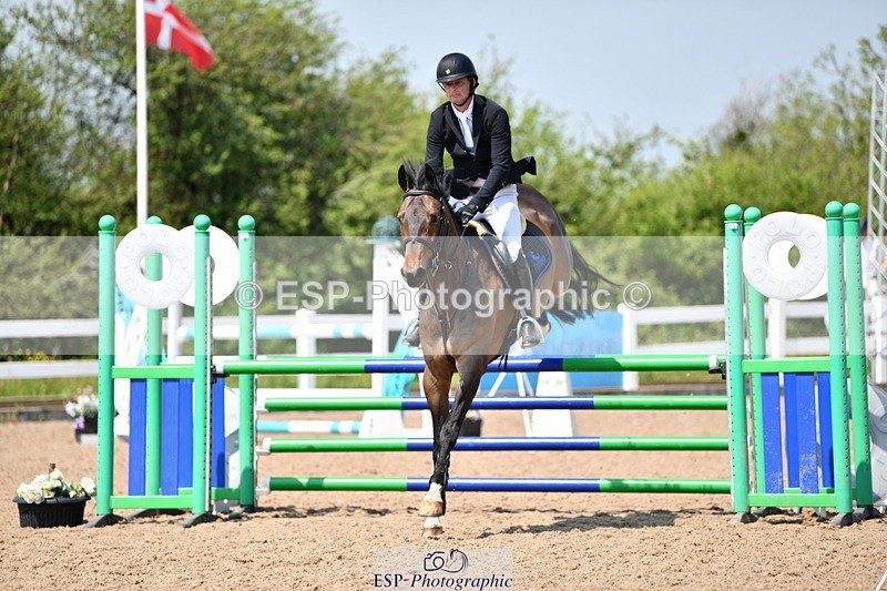 240512A-130900-18586 - Cls 41 Discovery and 1m Open