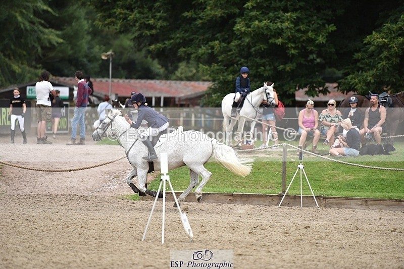 240802-104522-00946 - 80cm Round 1