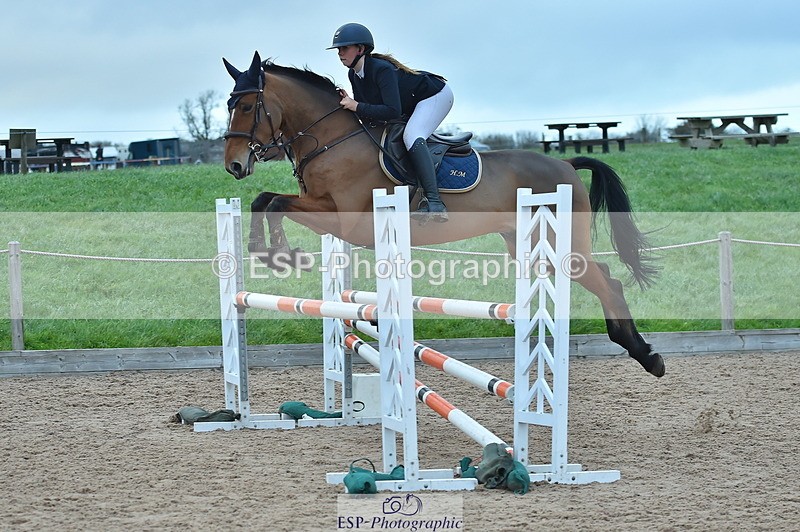 231119A-151034-06367 - Sun Cls 11-13 Children on Horses 90cm, 1m & 1.10m