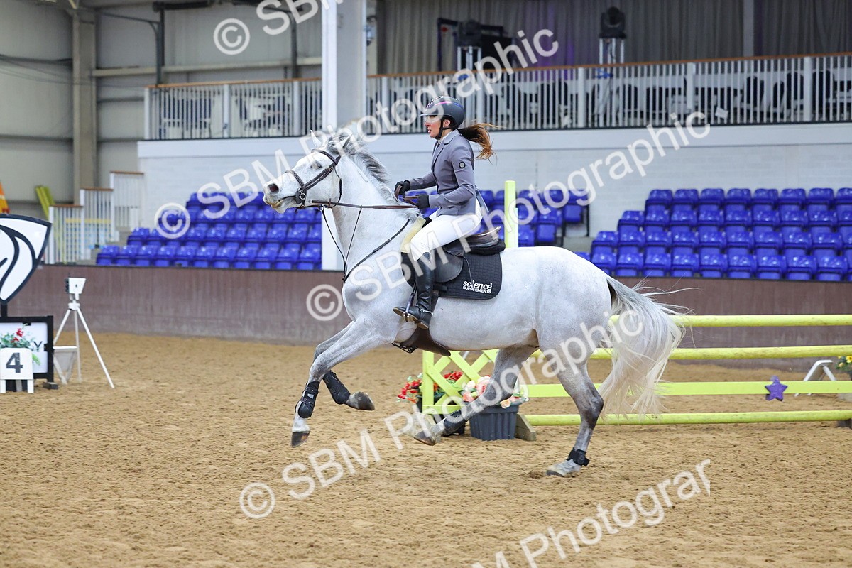 SBM_009581 - Class 20 - Senior British Novice/ 90cm Open - First Round (0.90m)