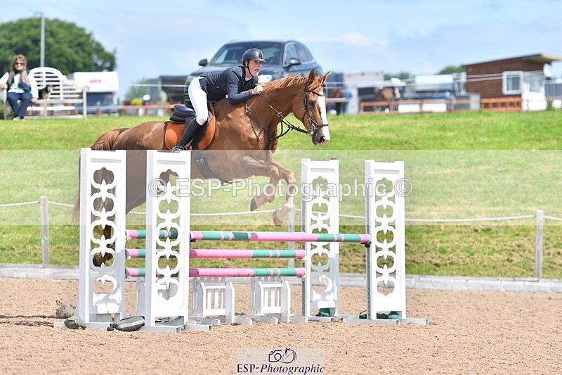 240609A-111820-04495 - Cls 17 Snr 1.05m Open