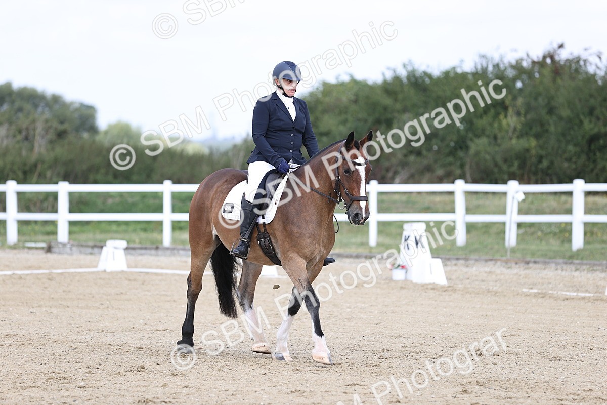 SBM_016215 - Class 14 - Novice 23 - 10.29-11.32