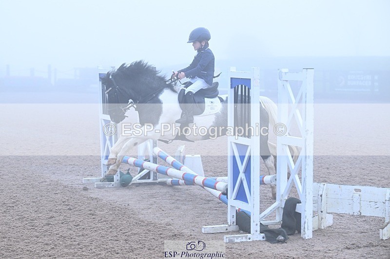 251115-092649-00294 - Cls 19 Clear Round 40cm