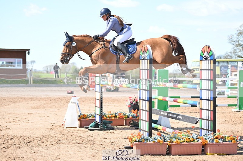 240420A-142124-11712 - Cls 7, 2 Star Medium Tour 1.35m