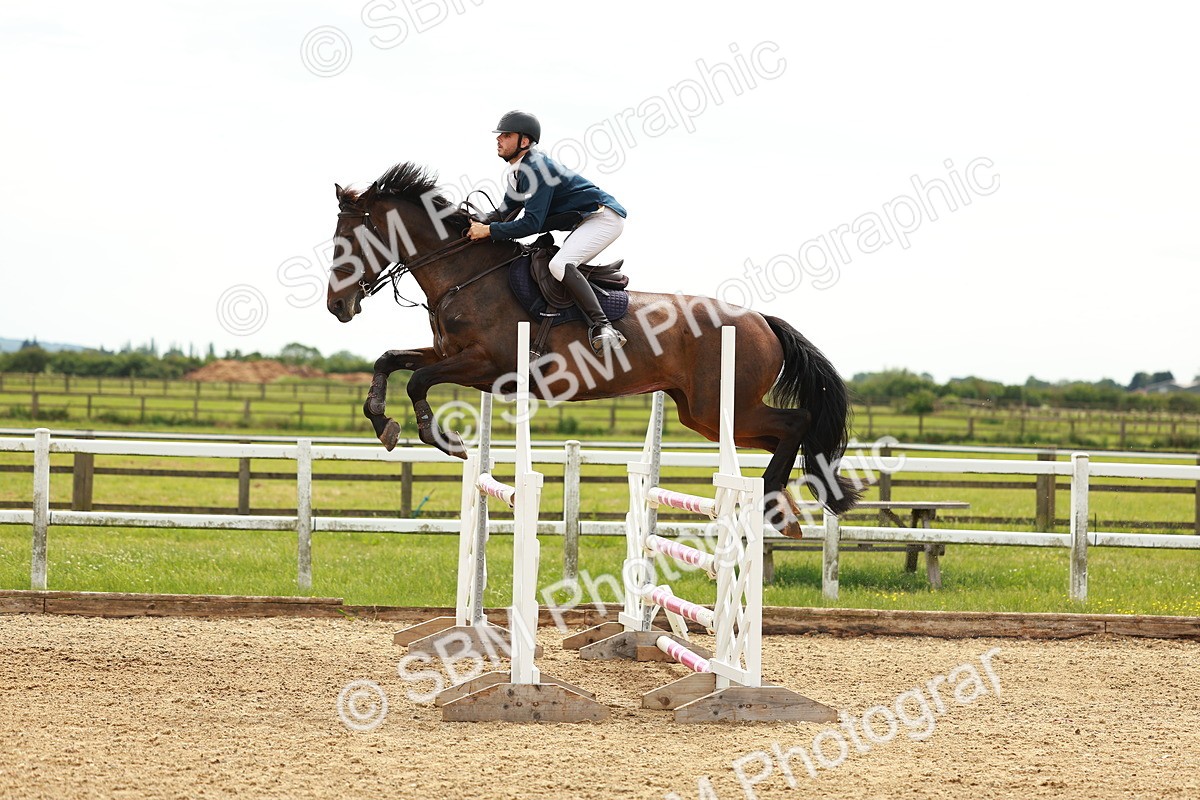 SBM_002268 - Class 4 - Senior Newcomers - 1.10m