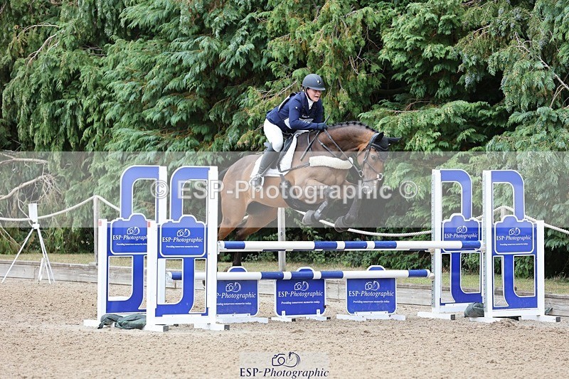 250803A-115825-12582 - M-554-Lucy.Henretty-Lee-AMANDI.VIVENDI