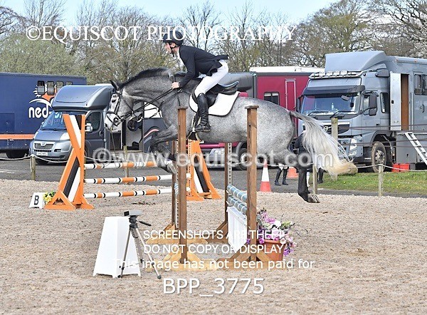 BPP_3775 - CLASS 3 FRI Senior British Novice/ 90cm Open