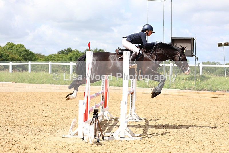 3E7A3151 - Class 4: Senior British Novice/90cm open