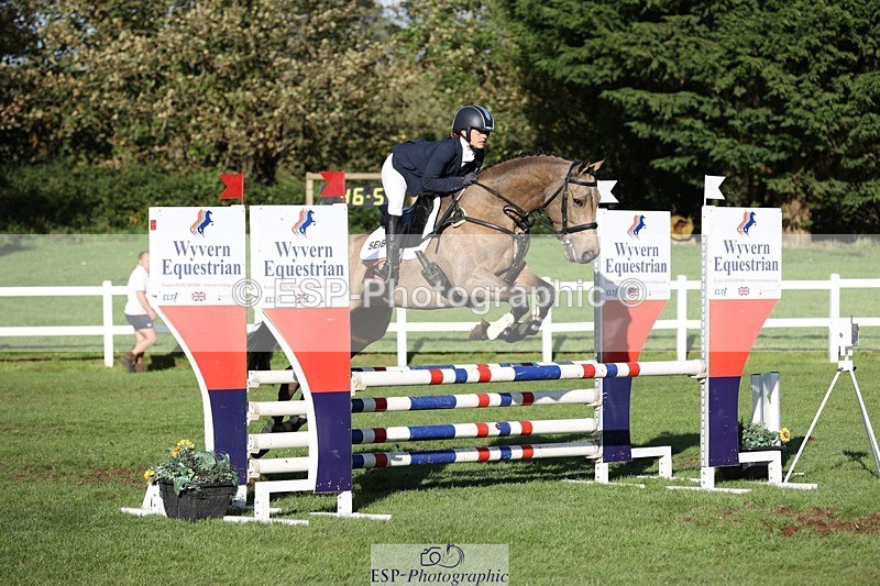 231022-153314-29829 - 498-SILVERLININGS.APHRODITE-Emily.Dobson-TrotUp+SJ