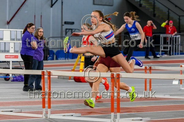 Age26SUN-917877 - Track Female