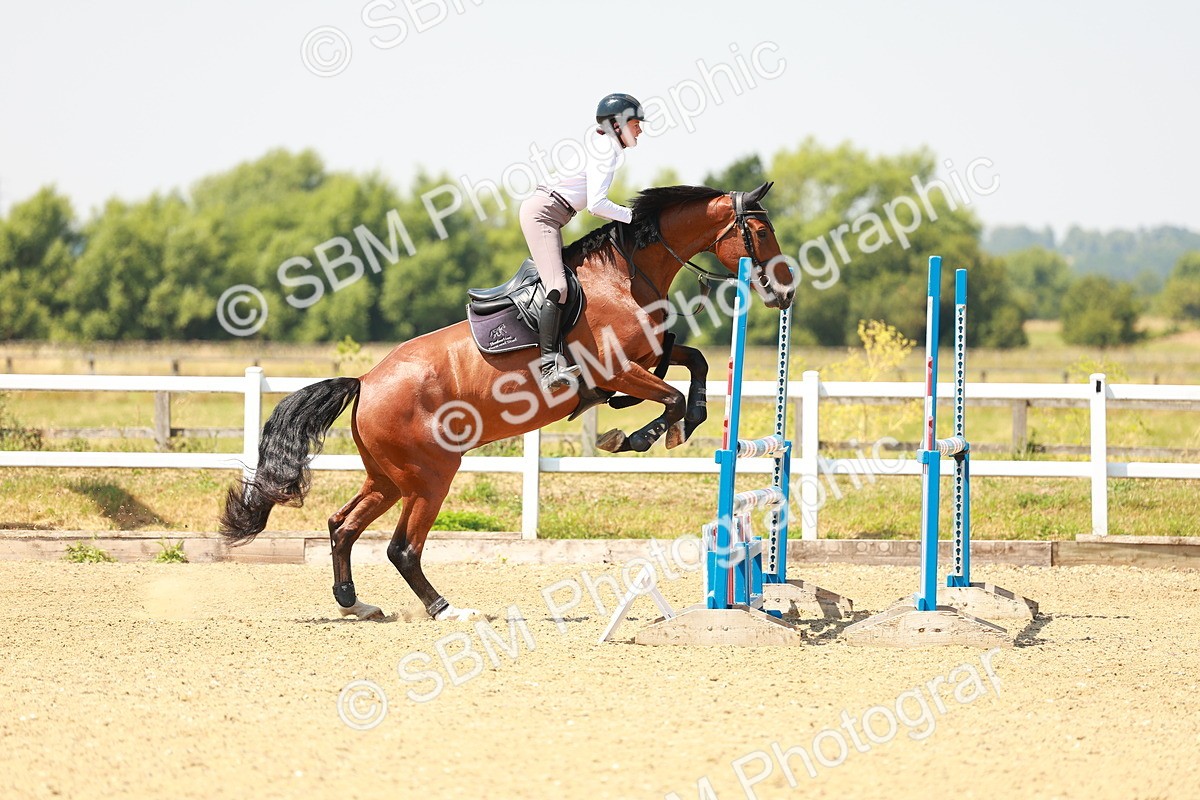 SBM_001559 - Class 4 - Senior Newcomers - 1.10m