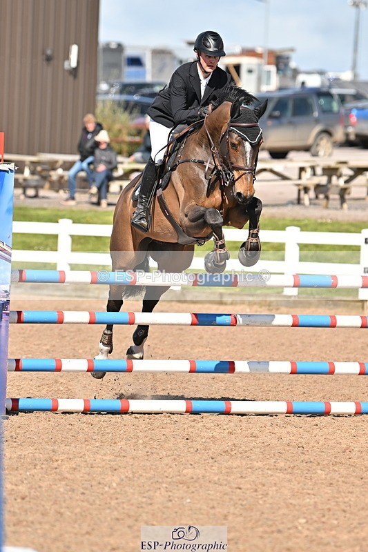 240419A-155600-08766 - Cls 14, 1 Star Bronze Tour 1.10m