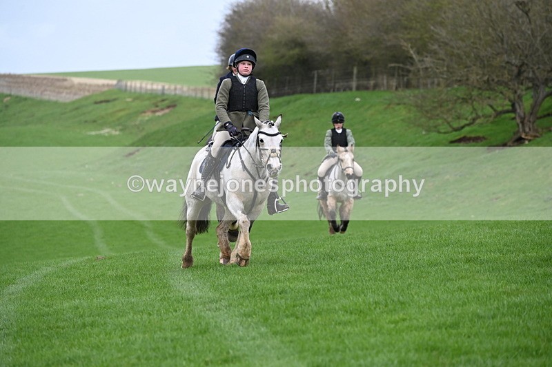 WJ6_9370 - Line Three