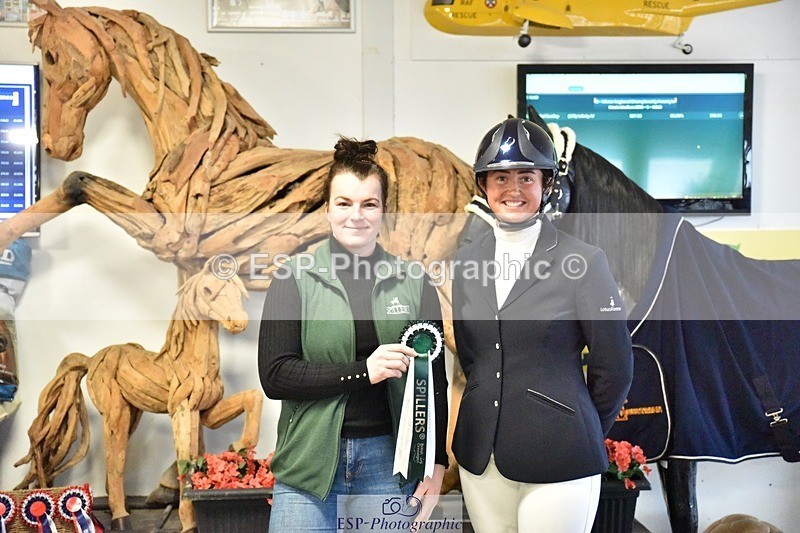 250214-153550-02589 - Freestyle Medium Gold Presentations