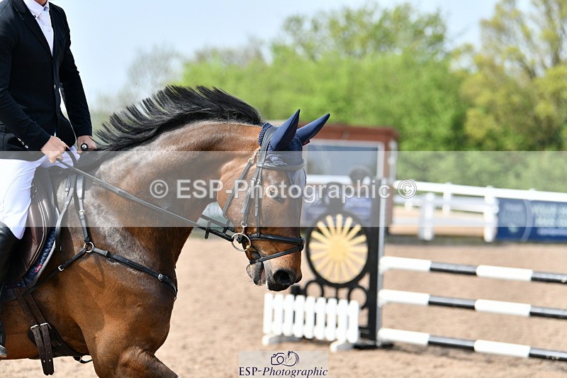 240511A-101034-11457 - Cls 28 95cm National Am Quali