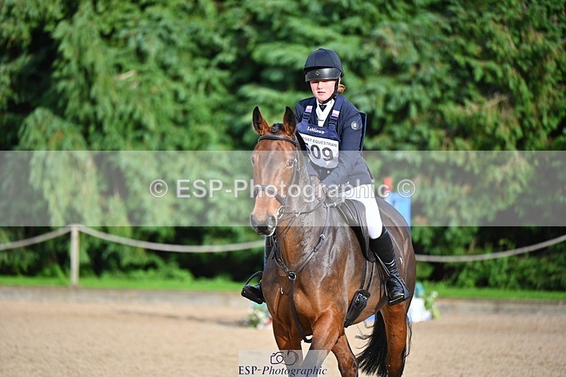 241027-143151-17927 - 509-Tichy.Sanders-SPARHANGER.VELVET