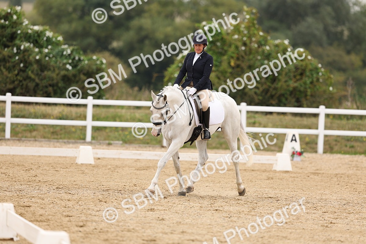 SBM_01736 - Class 9 - Novice 27 Champs