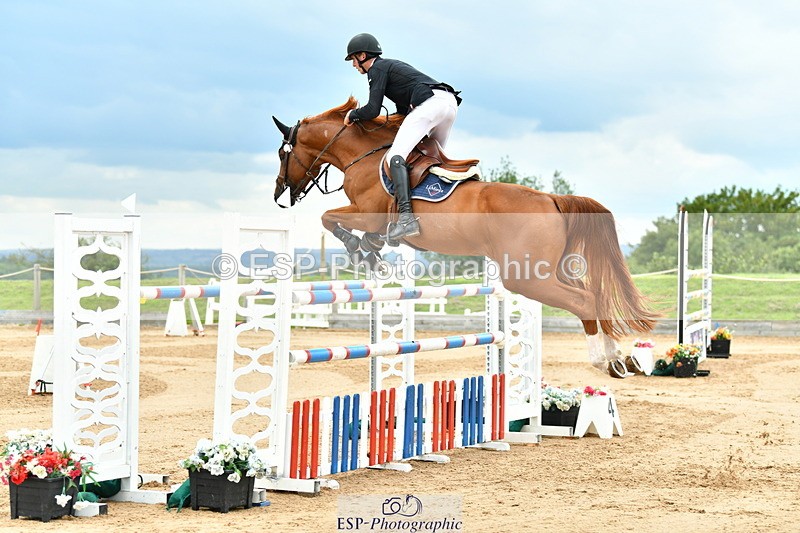 230720A-145816-03640 - Cls 9, 2 Star Big 1.40m Start to break