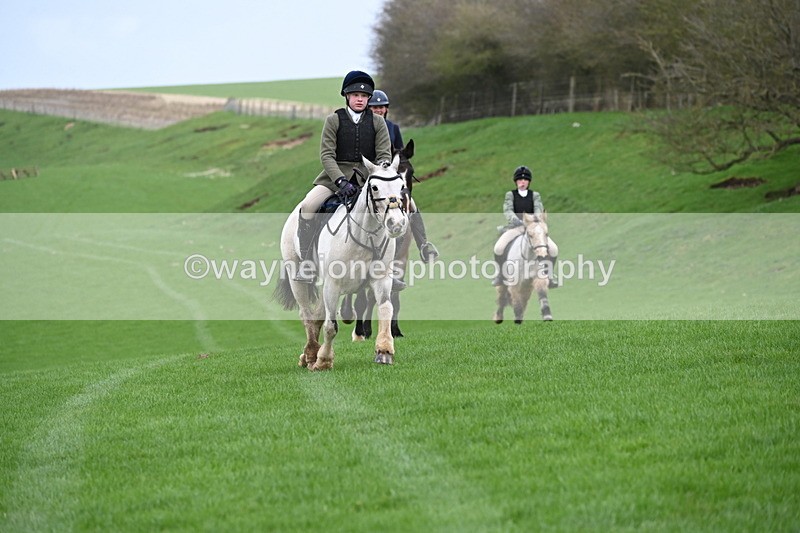 WJ6_9367 - Line Three