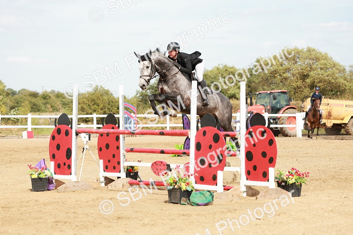 SBM_008111 - Class 4 - Senior Foxhunter - 1.20m Open