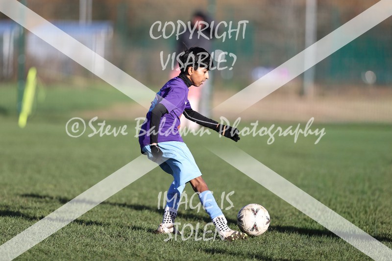 1DX32451 - 2025-11-23 FC Abbey Meads U13 Purple V Highworth Town Junior FC U13 T