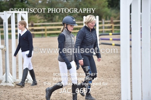 JAC_6697 - CLASS 17 SUN Pony Newcomers/ 1m Open