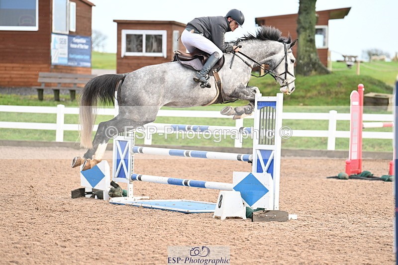 231209A-120153-01694 - Cls 12 Newcomers & 1.10m Open