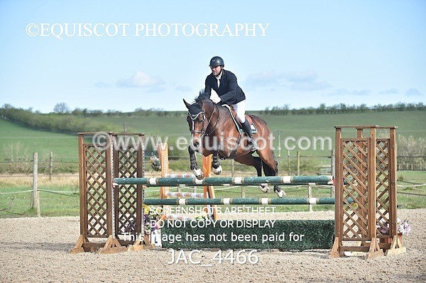 JAC_4466 - CLASS 10 SAT Senior Foxhunter/ 1.20m Open