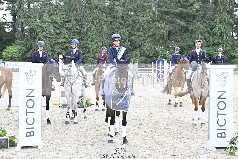 250525A-161128-18518 - Presentations Section C CCI 2 Star Long