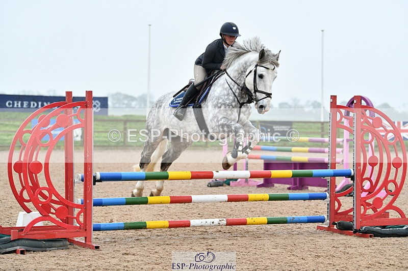 241102A-110402-04174 - SAT Cls 9 British Novice and 90cm Open