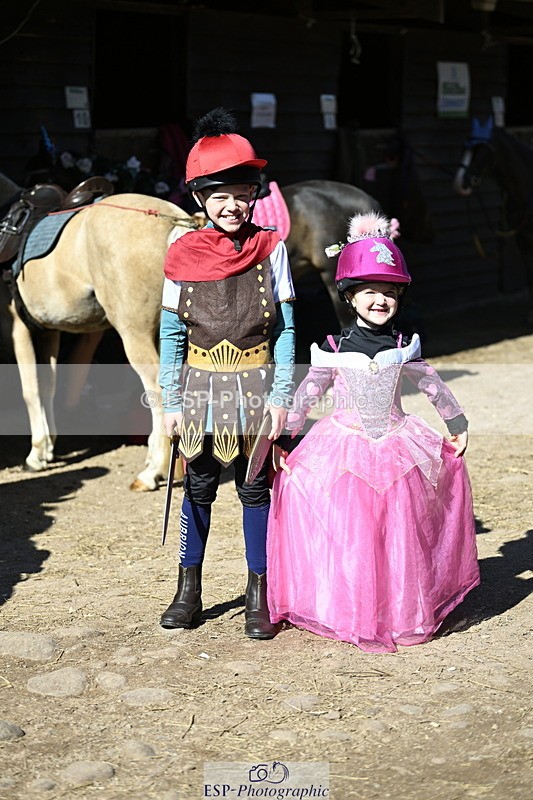 240728B-093900-00081 - Sunday Stable Shots and Fancy Dress