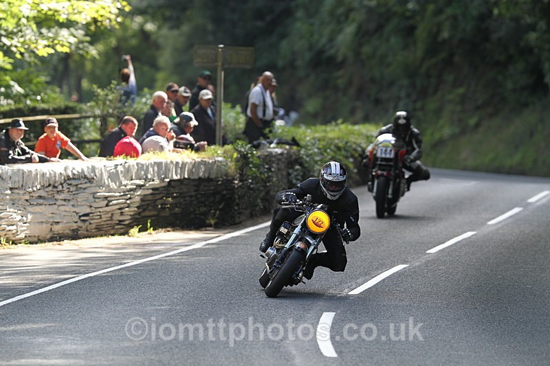 FOM_1133 - Classic TT Lap of honour