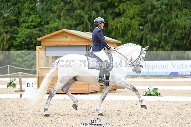 230813-173058-08677 - Cls 14 Medium Silver 16.45 to End