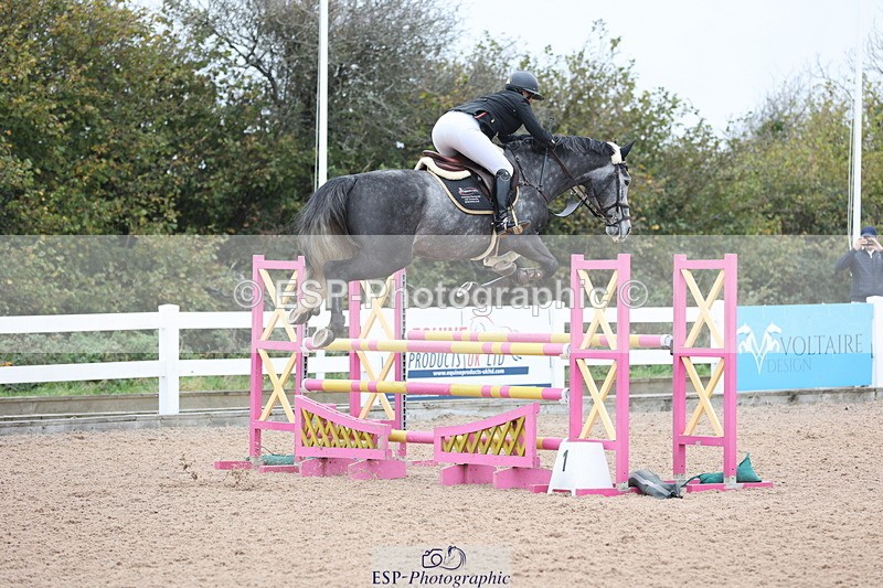 241101A-112701-01372 - FRI Cls 5 Newcomers and 1.10m Open