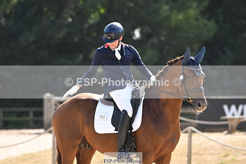 250808A-164402-02164 - 153-Angus.Corrie-DeaneVeyron.II