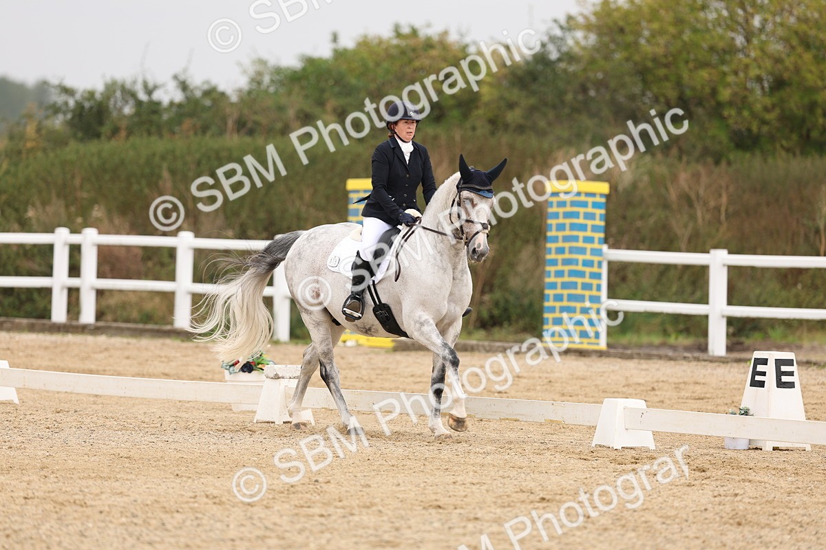 SBM_01613 - Class 9 - Novice 27 Champs