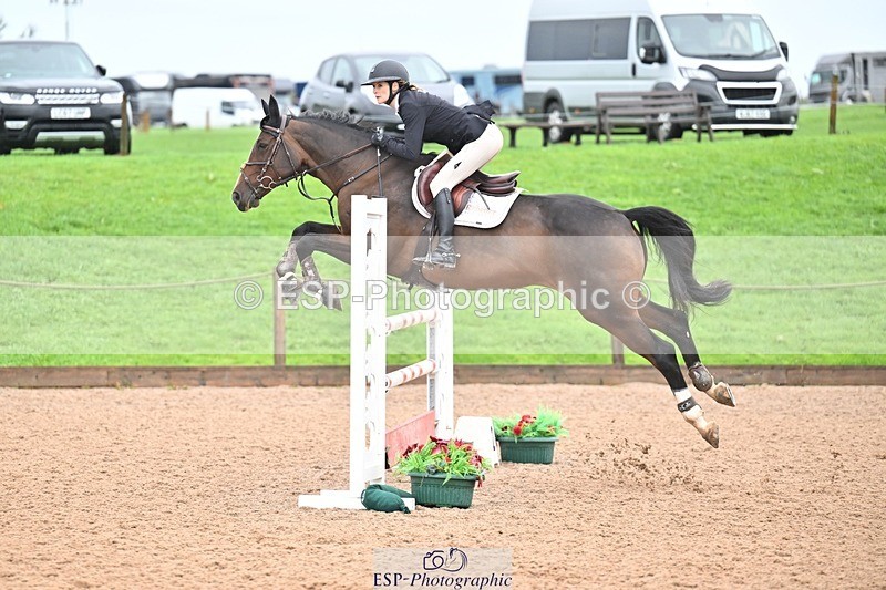 251003-134607-01205 - Cls 3 Foxhunter and 1.20m
