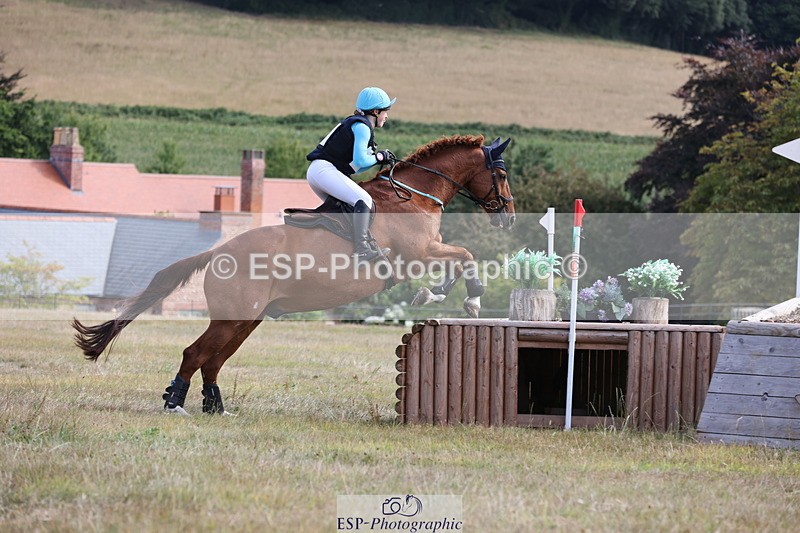 250802A-102943-00897 - C-105-Mimi.van.Ufford-MR.SOCKS