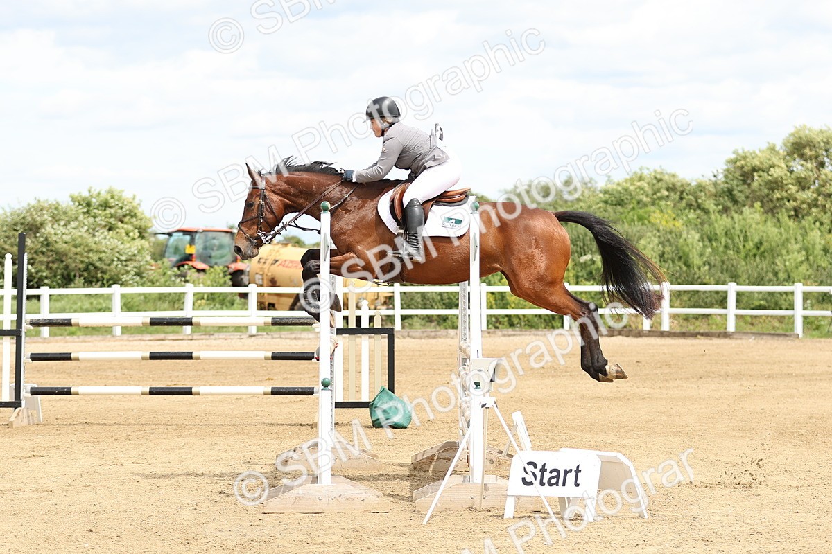 SBM_000896 - Class 4 - Senior Newcomers - 1.10m