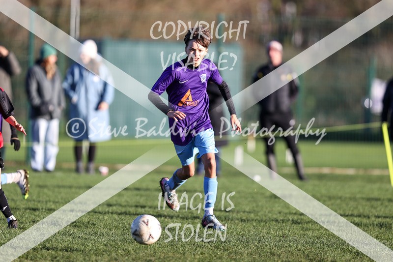 1DX31558 - 2025-11-23 FC Abbey Meads U13 Purple V Highworth Town Junior FC U13 T