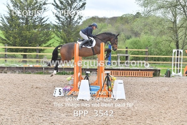 BPP_3542 - CLASS 18 SUN Senior Newcomers/ 1.10m Open